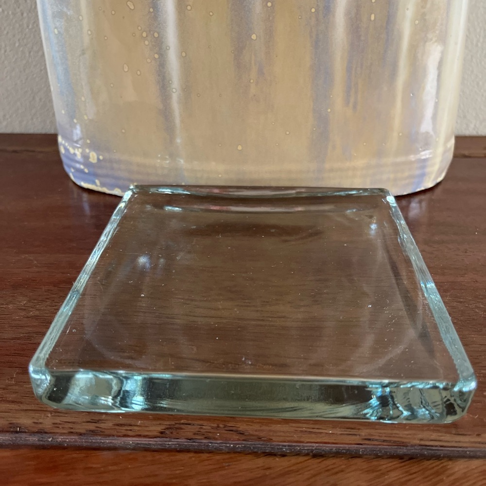 Cristal clear square base